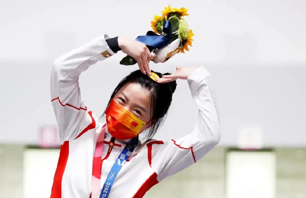 “00后”小將楊倩東京奧運(yùn)會(huì)女子10米氣步槍冠軍，她是怎么上清華的？